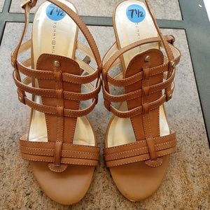 NWT Tommy Hilfiger 7.5M Sandals